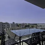 Enjoy The Comfort Of A Modern Flat Апартаменты *