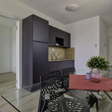 Enjoy The Comfort Of A Modern Flat Бибионе