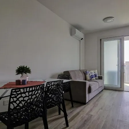 Enjoy The Comfort Of A Modern Flat *